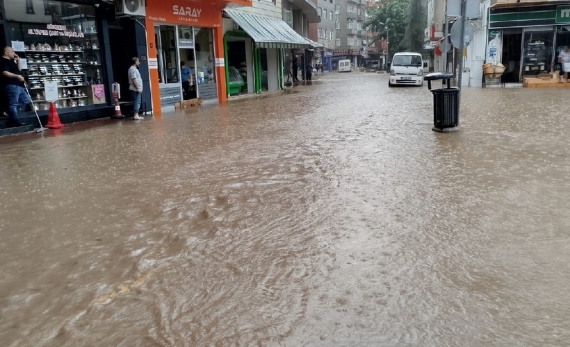 Trabzon'u sağanak vurdu: Hastane tahliye edildi, bir kişi kayıp