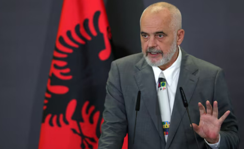 Arnavutluk, Bektaşiler için Vatikan tipi egemen bir devlet kuracak