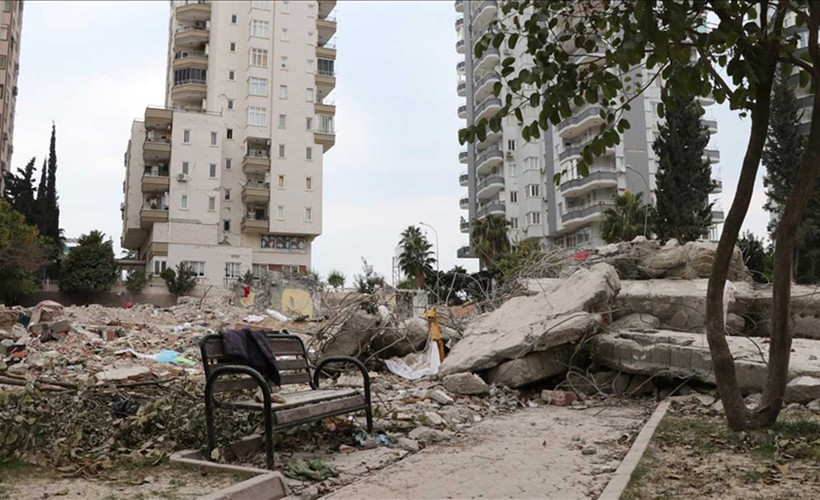 Depremde ailesinden 17 kişiyi kaybeden Ünvar hakkında iddianame