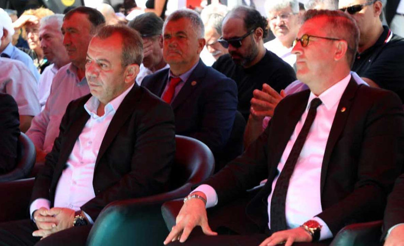Tanju Özcan'ın talimatıyla yere izmarit atan Bolu Ticaret ve Sanayi Odası Başkanına ceza kesildi