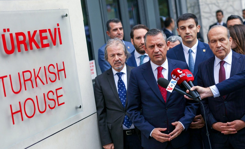 Özel, ziyaret ettiği Türkevi'ni övdü: 'Hepimiz için gurur kaynağı'