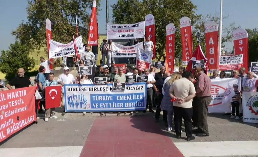 Emeklilerden Kadıköy’de eylem: 'Krizin sebebini KKM'ye ayrılan trilyonlarda arayın'