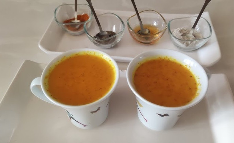 Süte karıştırıp eklerseniz boğazı, akciğerleri, mideyi temizliyor
