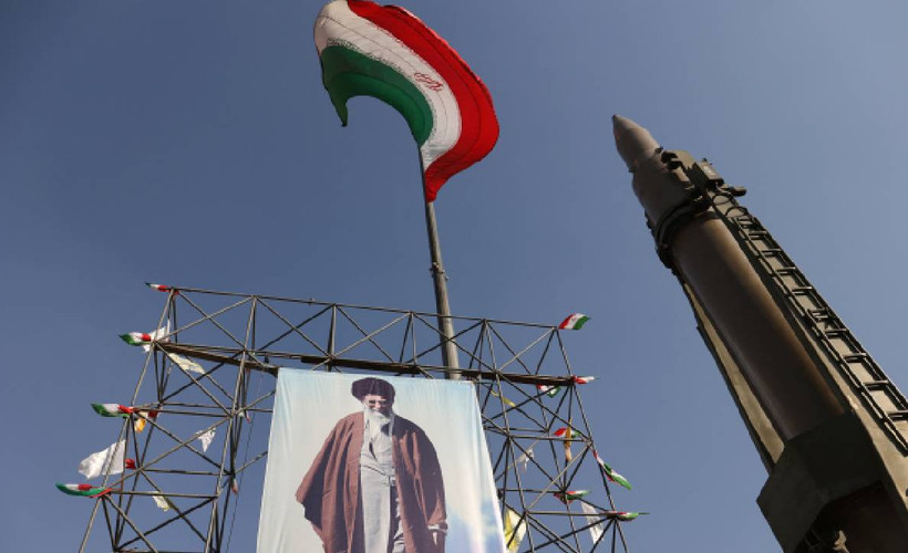 İsrail'le misilleme döngüsündeki İran'dan 'Varoluşsal tehdit halinde nükleer silah geliştirebiliriz' mesajı