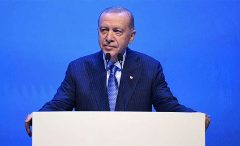 Erdoğan: Gençlerin sosyal medyanın karanlık dehlizlerinde yitip gitmelerine seyirci kalamayız
