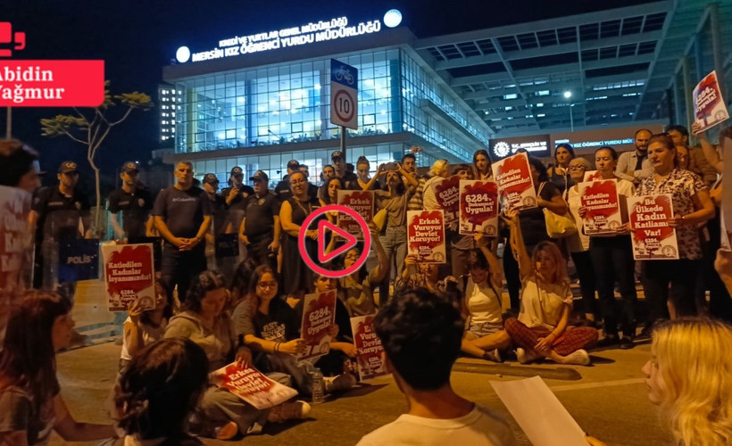 Mersin'de taciz protestosu: Kadınlar polis ablukası altında açıklama yaptı