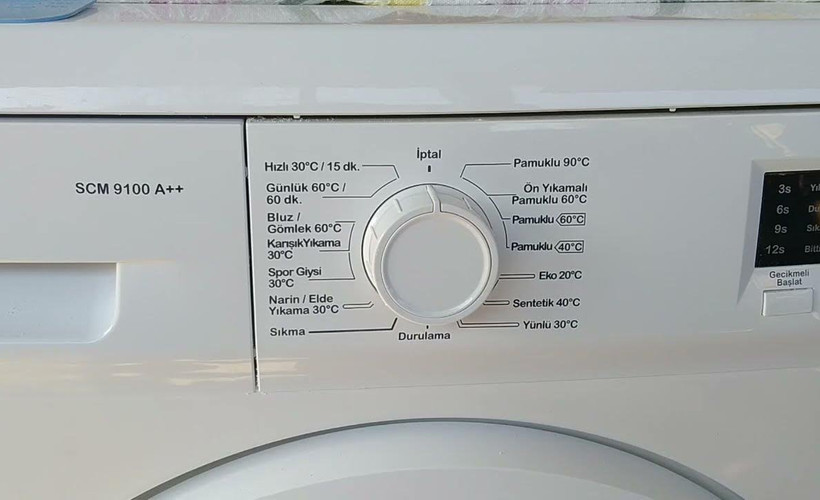Çamaşır Makinesini Çalıştırırken İçerisine İşte Bu Nedenle Poşet Koymalısınız