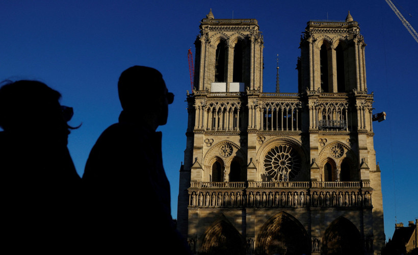 Fransa'da Notre Dame Katedrali'ne paralı giriş tartışması: İbadet özgürlüğü mü, turizm mi?