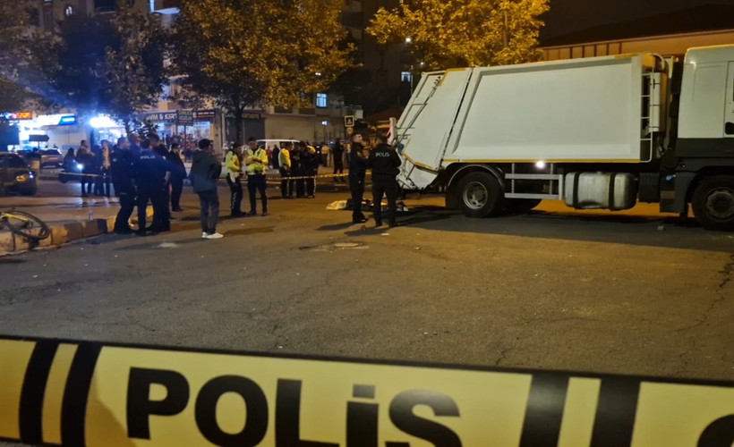Diyarbakır'da çöp kamyonunun çarptığı anne öldü, oğlu ağır yaralandı