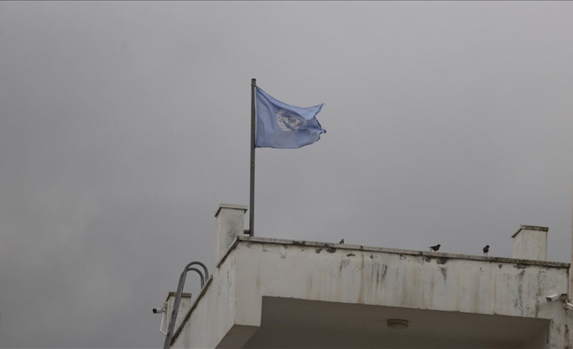 İsrail, faaliyetlerini yasakladığı UNRWA'nın Batı Şeria'daki merkezini yıktı