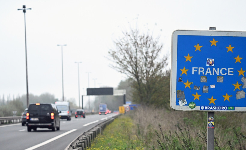 Schengen Bölgesi'nin geleceği tartışılıyor: Fransa da sınır kontrolüne başladı