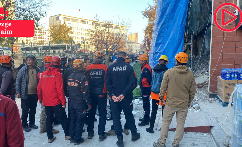 Eskişehir'de bina çöktü: Dört işçi yaralandı