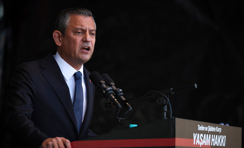 CHP lideri Özel'den özelleştirmeye karşı eyleme geçen madencilere destek