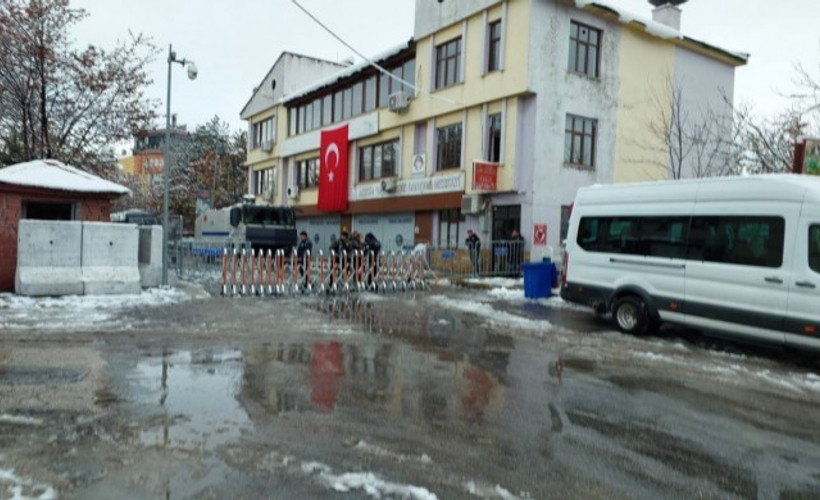 Kayyım atanan Dersim Belediyesi'nde meclis üyeleri toplantıyı terk etti