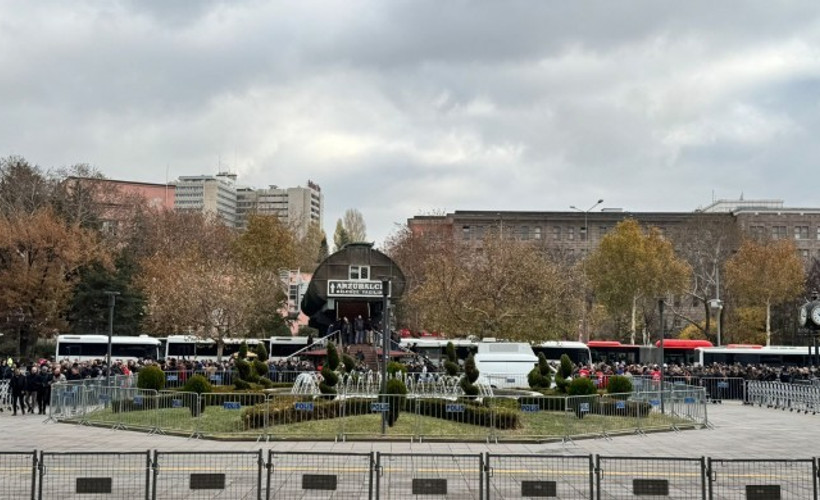 Siyasetçi ve insan hakları savunucularına tutuklama talebi