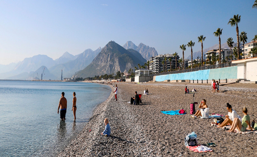 Antalya'da kasım sonunda deniz keyfi