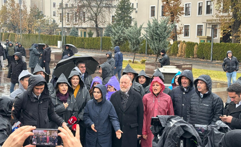 DEM Parti İçişleri Bakanlığı önünde: Barışı nasıl sağlayacaksınız?