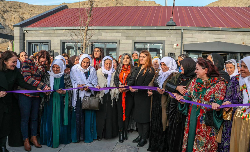 Van’da 'Kadın Eserleri Kütüphanesi ve Araştırma Merkezi' açıldı