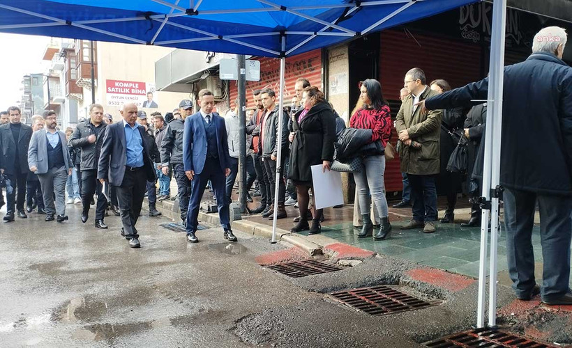İzmir'de elektrik akımından iki kişi ölmüştü: Yeni bilirkişi incelemesi yapılıyor, mahkeme heyeti olay yerinde