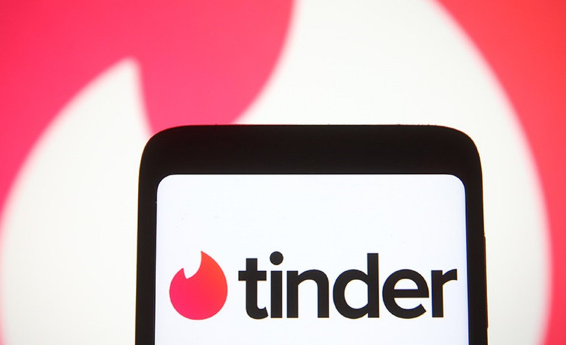 Hassas verileri özel şirketlere sattığı gerekçesiyle Tinder'a dava