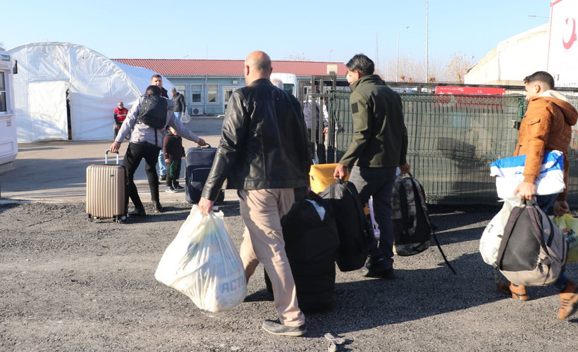 Türkiye'deki Suriyeliler için 'sınırdan geçiş kolaylığı' genelgesi