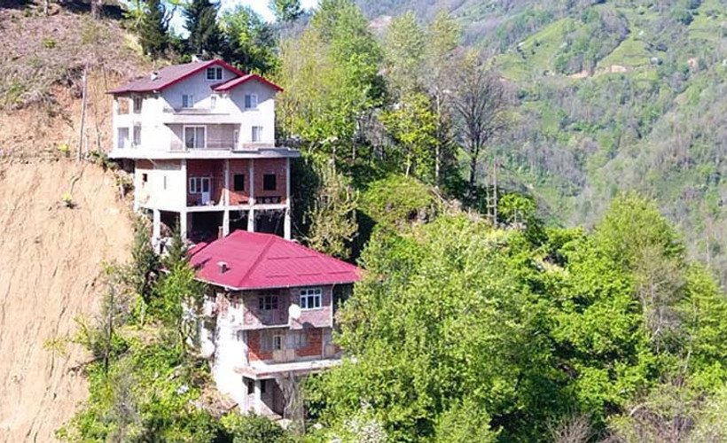 Rize işi mimari: Çatıya temel attılar