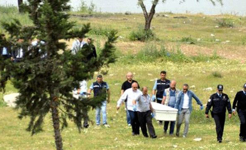 Ağaçta asılı bulunan işçinin cebinden borç ihtarnamesi çıktı