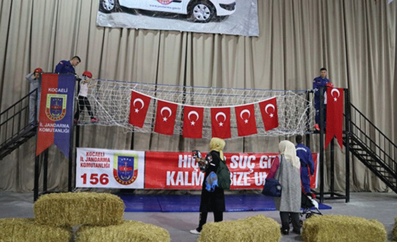 23 Nisan'da çocuklara komando sertifikası verdiler