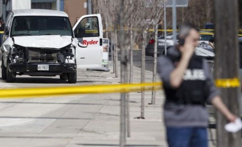 Toronto'da kamyonet kalabalığa daldı: 10 ölü, 15 yaralı