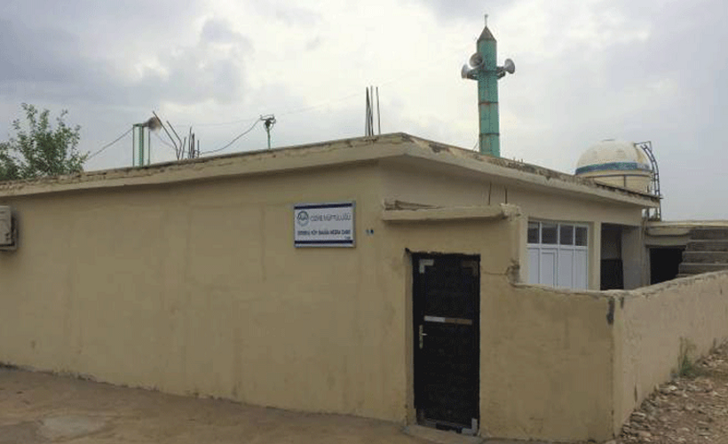Kürtçe hutbe okuyan imamın camiye girişi yasaklandı