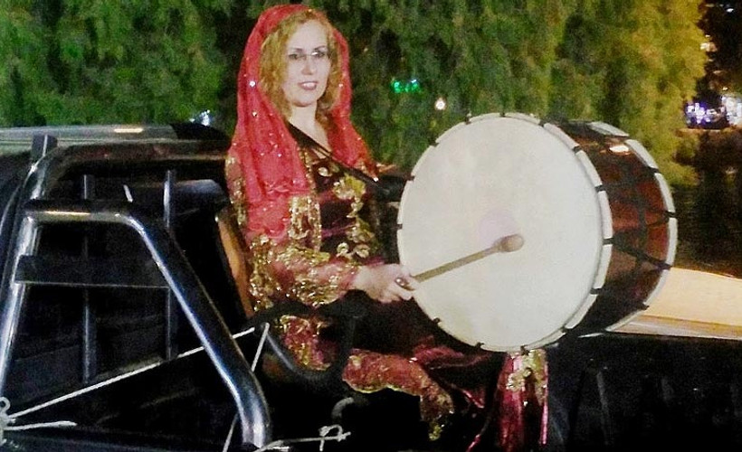Datçalılar, kadın davulcuyla sahura kalkıyor