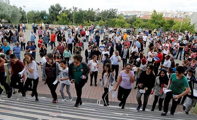 1 milyon öğrenci daha iyi bir lise için ter döktü