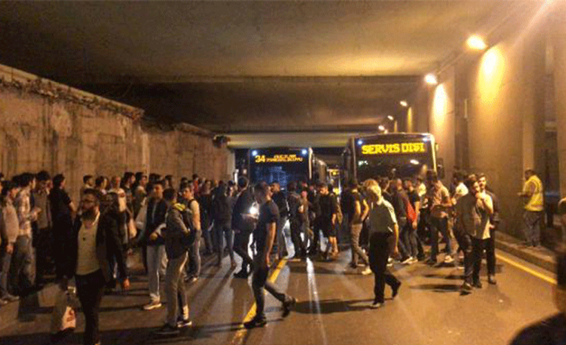 Zincirlikuyu'da metrobüs isyanı