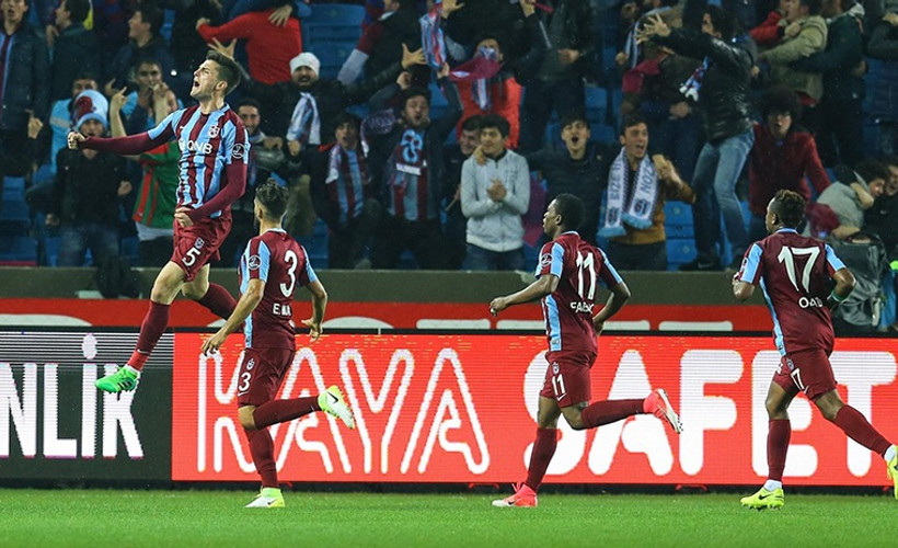 Okay Yokuşlu resmen Celta Vigo'da
