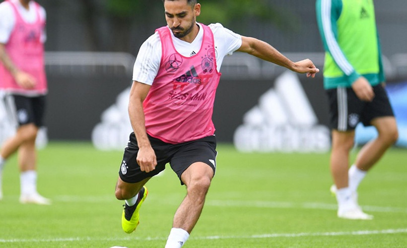 İlkay Gündoğan'ın aracına saldırı