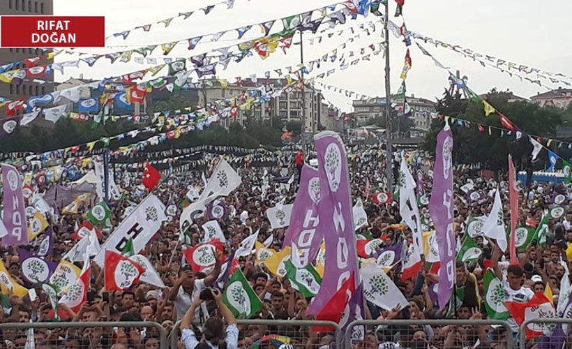 İstanbul'da HDP'den gövde gösterisi
