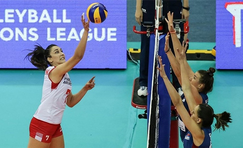 Türkiye Kadın Voleybol Takımı, Sırbistan'ı 5 sette geçti