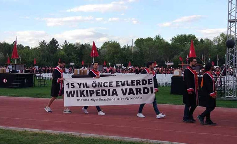 ODTÜ'lüler rektörü konuşturmadı