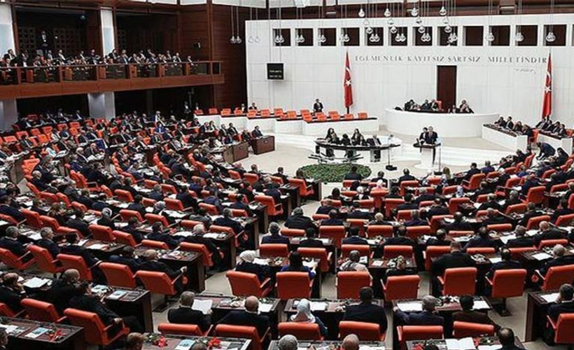 Yemin töreninde Soylu protestosu