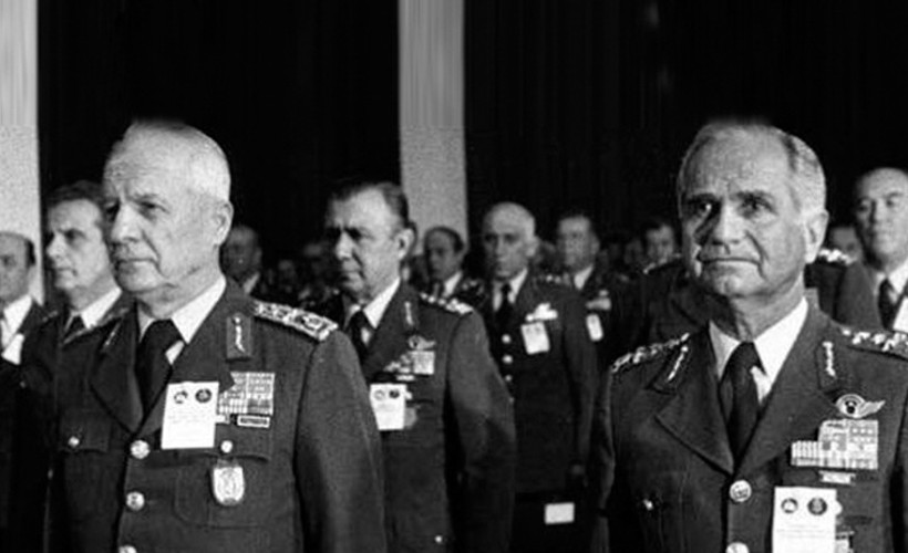 'Evren ve Şahinkaya'nın rütbeleri sökülsün' talebi