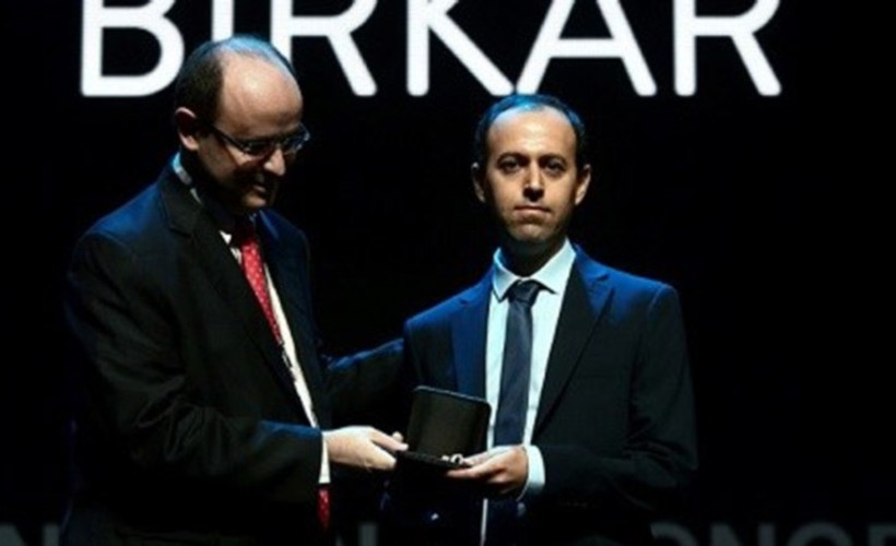 Koçer Birkar’a madalya sürprizi