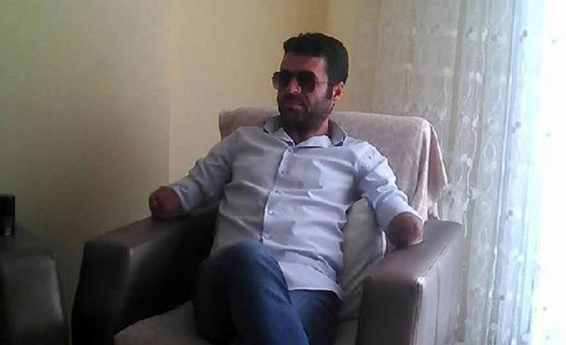İki kolu olmayan hükümlü araba kullanırken yakalandı