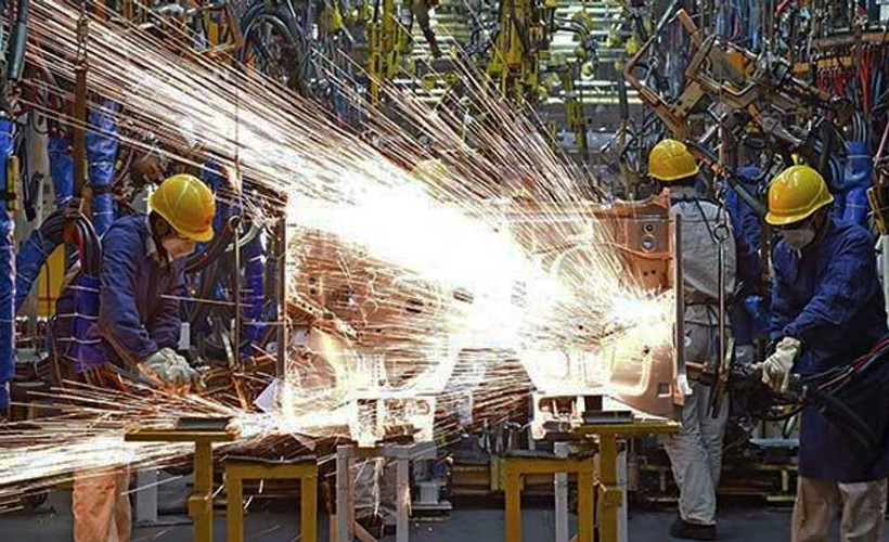 Sanayi üretimi bir önceki aya göre azaldı