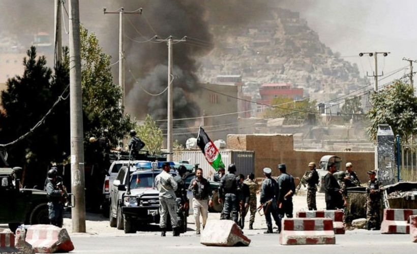 Afganistan'da canlı yayında roketli saldırı
