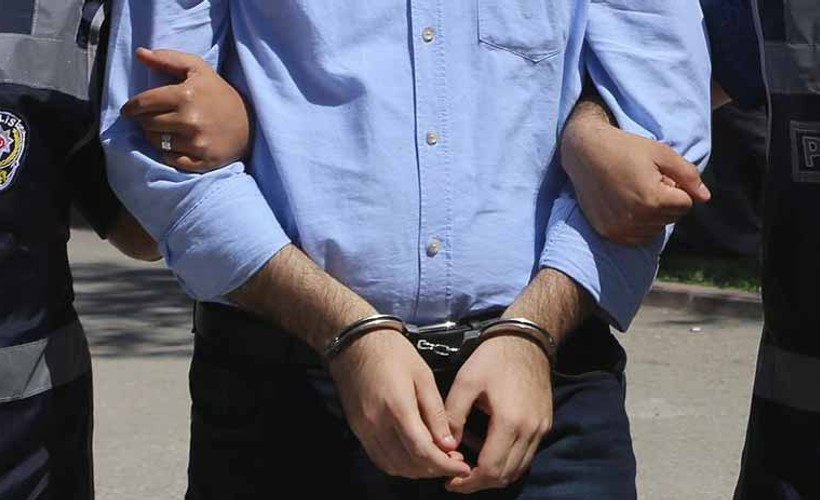 Türkiye'ye uçakla geldi dönüşte tutuklandı