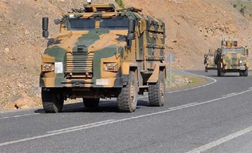 Askeri araç devrildi: 2 asker yaşamını yitirdi, 7 yaralı