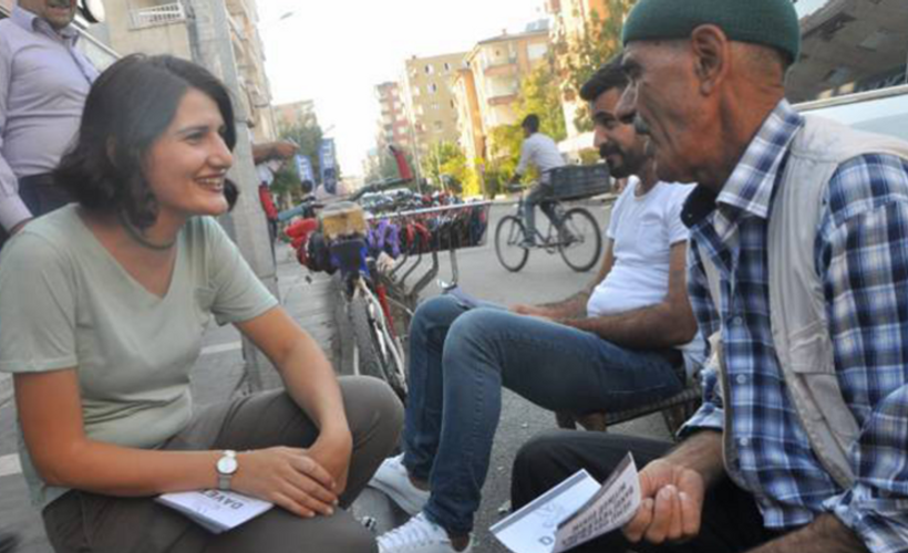 HDP'liler barış bildirisi dağıttı