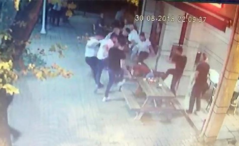 Cami avlusunda dehşet