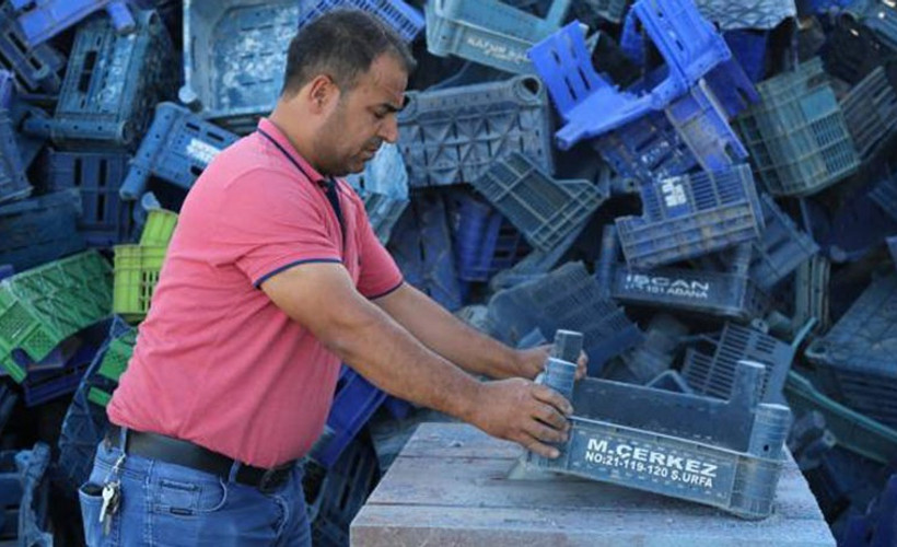 Baskılardan bıkan Kürt müzisyen müziği bıraktı, atık topluyor