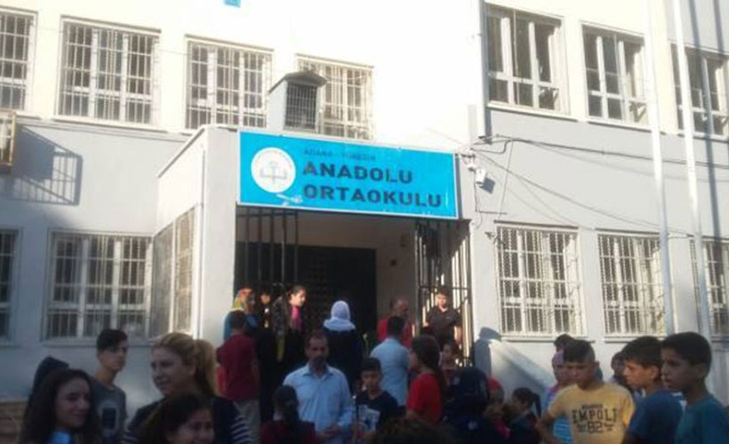 Öğrenciler inşaattı bitmemiş sınıflarda ders başı yaptı